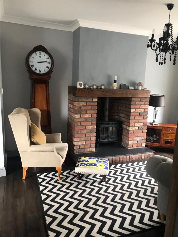Glyn Neath Charming 3 Bedroom House With A Warmth Character מראה חיצוני תמונה